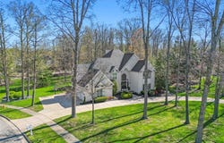 127 Timber Run Drive, Canfield, OH 44406