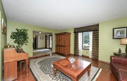 8424 N BLUFF DRIVE, BROADVIEW HEIGHTS, OH 44147