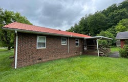 2610 Browns Creek Road, Saint Albans, WV 25177