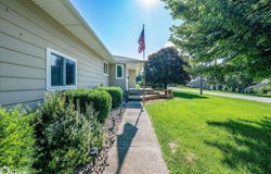 106 8th Avenue, Defiance, IA 51527