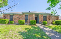 1234 Royal Oak Drive, DeSoto, TX 75115