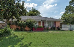 1109 Elmwood Street, Gainesville, TX 76240