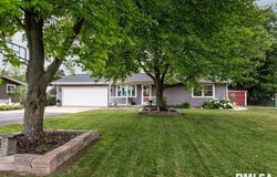 802 N MAIN Street, Eureka, IL 61530