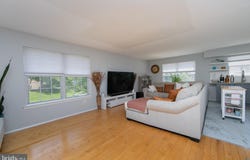 202 ASHBY Court, MOUNT LAUREL, NJ 08054