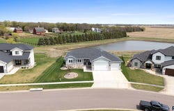 922 Johnson Creek Ct, Harrisburg, SD 57032