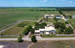 324 County Road 319, Edna, TX 77957
