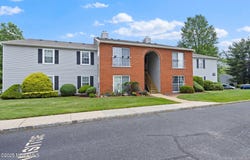 708-4 Zlotkin Circle, Freehold, NJ 07728