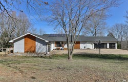923 E 430th Road, Bolivar, MO 65613