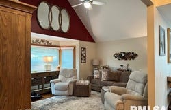 2 Aaron Drive, Jacksonville, IL 62650