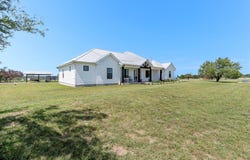 5925 County Road 236 RD, Liberty Hill, TX 78642