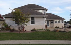 1046 Summerhill Drive, Janesville, WI 53546