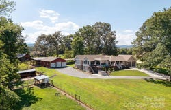 16 School House Road, Mills River, NC 28759