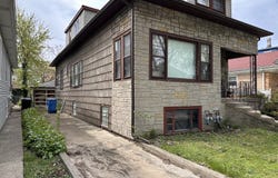 4849 W Eddy Street, Chicago, IL 60641