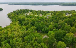 40 Oriole Dr, Eddyville, KY 42038