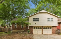 515 S Cardinal Drive, Olathe, KS 66062