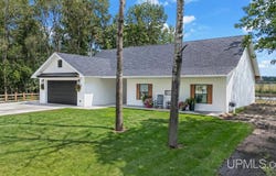 1125 S 30th, Escanaba, MI 49829