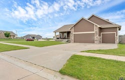 9911 Lavendar Ln, Manhattan, KS 66502