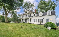 5706 Kemary Avenue SW, Navarre, OH 44662