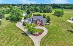 10589 Fincherie Drive, Chardon, OH 44024