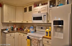 915 Lothbury Ave, Middlesboro, KY 40965