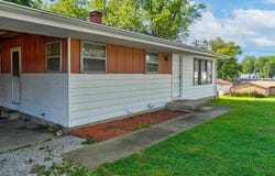 112 N Charlton Avenue, Boonville, IN 47601