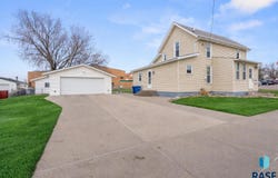 1600 W 9th St, Sioux Falls, SD 57104-3304