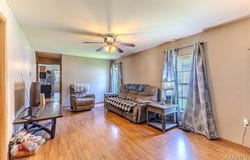 465 W Hayes Street, Lebanon, MO 65536