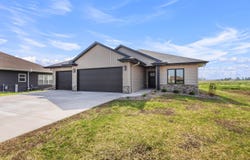 726 TAMBOUR Court, DE PERE, WI 54115