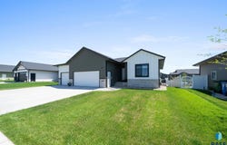 4000 S Catcher Ct, Sioux Falls, SD 57110