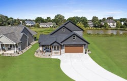 1871 LEDGEVIEW Road, DE PERE, WI 54115