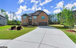 404 Prague, Hampton, GA 30228