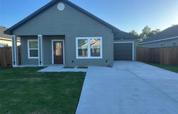1009 S Preston Street, Ennis, TX 75119