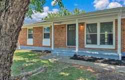 1072 Maywood Dr, Vinton, VA 24179