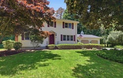 104 Jackson Dr, Raynham, MA 02767