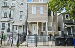 42 Wakeman Ave, Newark City, NJ 07104-2877