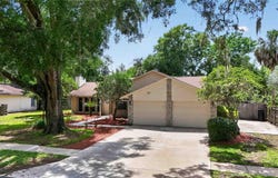207 PINECREST ROAD, MOUNT DORA, FL 32757