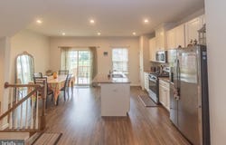 121 NATHAN DRIVE, CINNAMINSON, NJ 08077