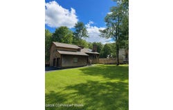 6137 Victoria Drive, Tobyhanna, PA 18466