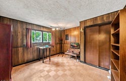 1 Hidden Lake Dr, North Brunswick Twp., NJ 08902-1201