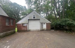 37 Roth Ave, Oakland Boro, NJ 07417-1115