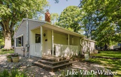 2338 Edgewood Drive, Kalamazoo, MI 49008