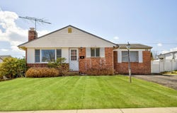 23 Garden Circle, Syosset, NY 11791