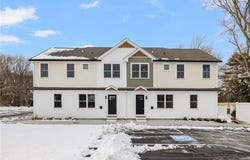 2907 Post Road, Warwick, RI 02886