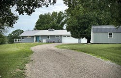 2451 Newport Avenue, Oskaloosa, IA 52577