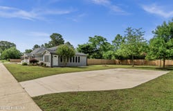 705 Bullard Street, Roseboro, NC 28382