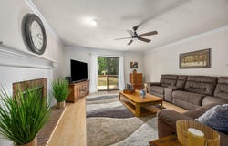 6352 Greenway Drive SE, Grand Rapids, MI 49546