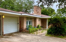 1101 N Inez, Beeville, TX 78102