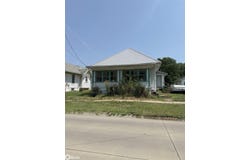 205 S D St, Fairfield, IA 52556