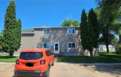 126 3rd Avenue S, Wahpeton, ND 58075