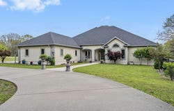 1476 Highway 32, Bolivar, MO 65613